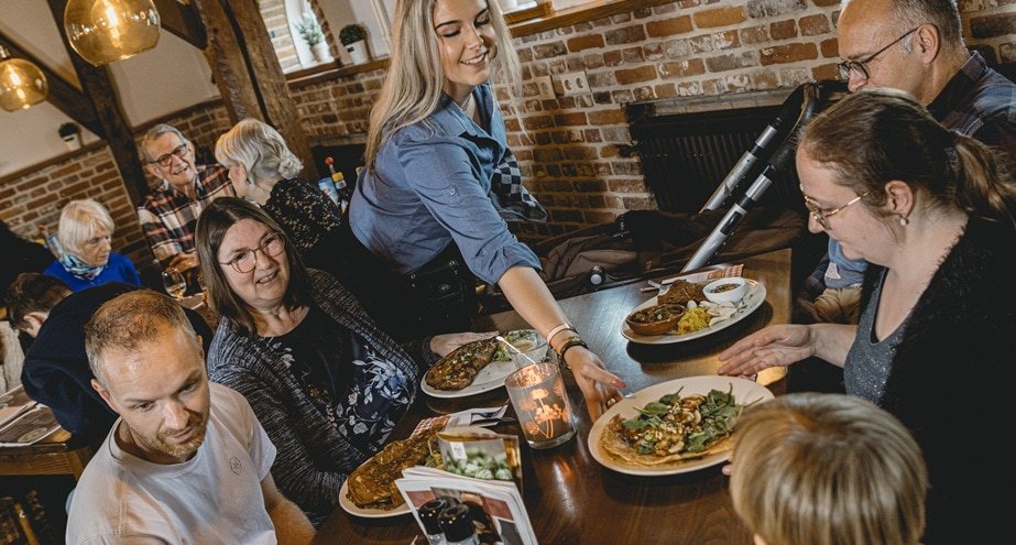 Gezellig genieten van heerlijke pannenkoeken in restaurant in Oirschot en Valkenswaard